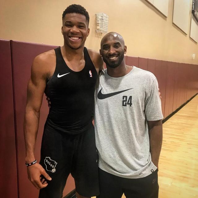 欧冠八强全部出炉，新贵强势晋级引爆热议（欧冠八强尘埃落定，新贵强势突围引发热议）