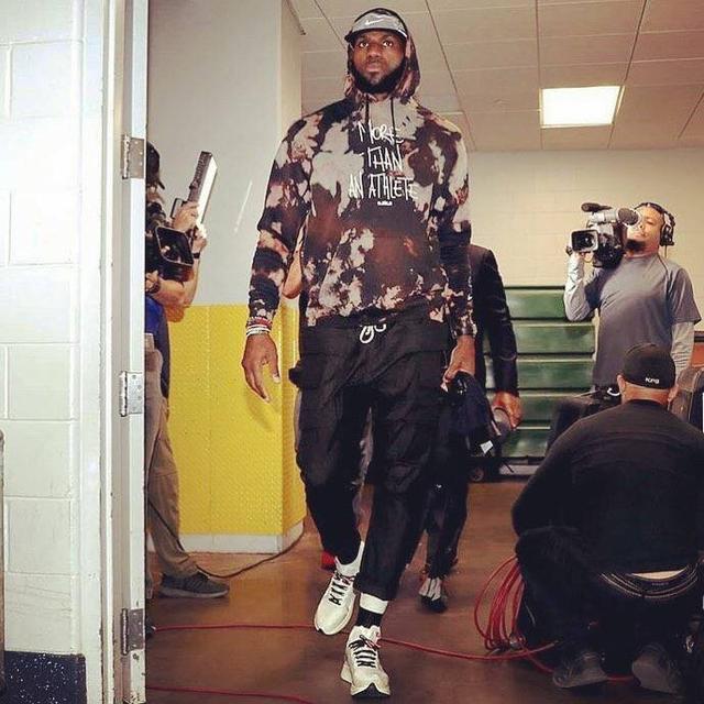 米体：索默犯了不少错，国米在寻找靠谱的一门（米体：索默频繁失误，国米正物色可靠主力门将）