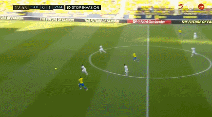 东契奇和里夫斯成1971年来湖人首对同砍35+的后场组合（东契奇与里夫斯缔造纪录：湖人自1971年以来首对后场同砍35+）