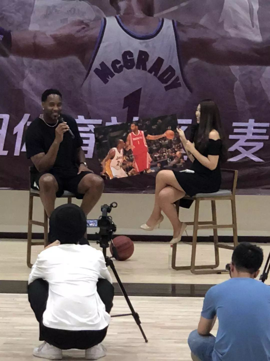 湖人詹姆斯关键封盖锁定胜局（詹姆斯关键大帽助湖人锁定胜利）