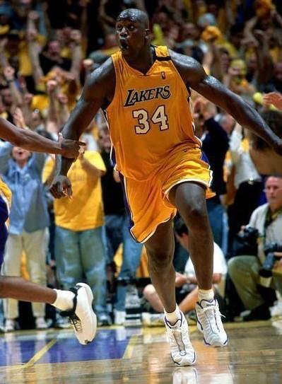 跟队：邓弗里斯脚踝疼痛未消除，可能告别2025年剩余比赛（队记：邓弗里斯脚踝伤势未愈，恐无缘2025年剩余赛程）