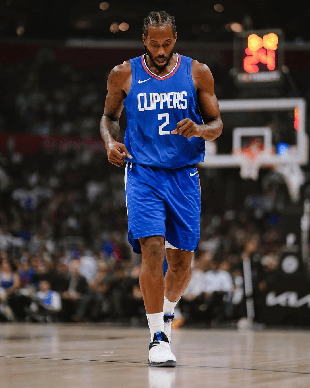 董春雨告别弗兰克：浙江队传奇外援，高球商高情商，榜样（董春雨向弗兰克道别：浙江队的传奇外援，球商情商双高的典范）