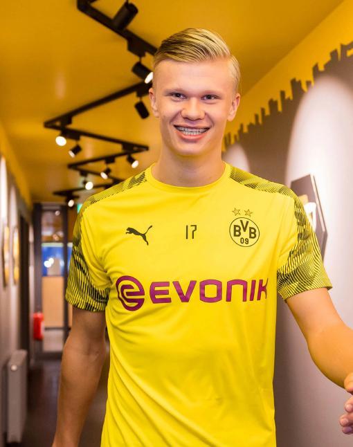 官方：韩国门将郑民基结束租借离开广岛三箭，回归水原FC（官宣：韩籍门将郑民基租期结束离开广岛三箭，重返水原FC）