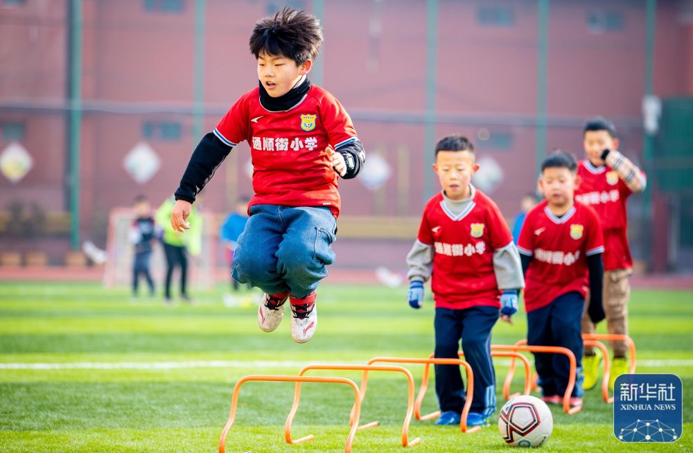 惨淡！全华班四川CBA俱乐部杯2场狂输79分（低迷！全华班四川队CBA俱乐部杯两战净负79分）