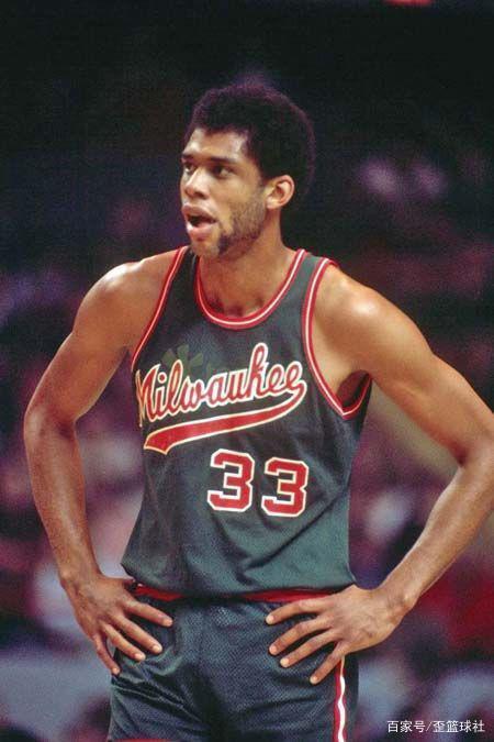 梅西四场季后赛贡献4球+5助攻，率迈阿密国际拿下东部冠军（梅西季后赛4战4球5助，助迈阿密国际加冕东部冠军）