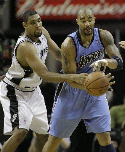 罗马诺：利物浦引进威尔-赖特交易完成，双方已签下三年合同（罗马诺：利物浦完成引进威尔-赖特，双方签约三年）